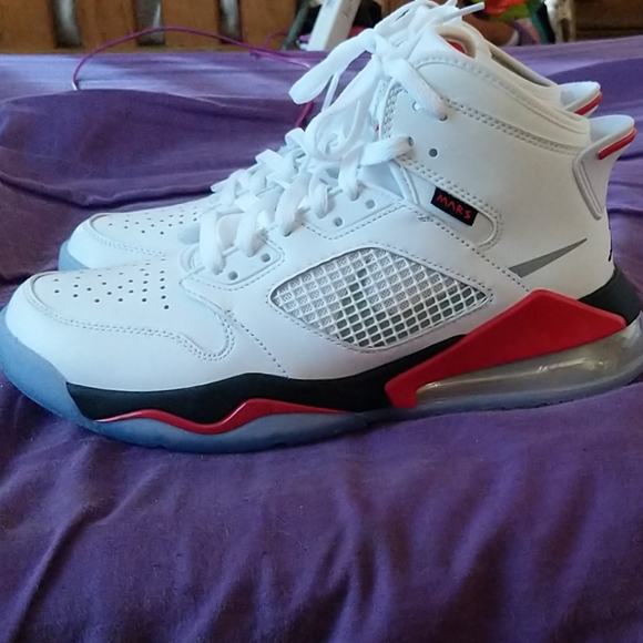 Jordan Mars 270 - Picture 2 of 8